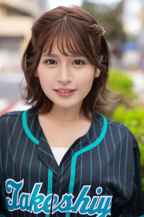 This is 8K! Face-specific angle VR - First sex with a childhood friend who reunited with her after 10 years in ''Gachi-Koi Distance'' - Maina Yuri gallery