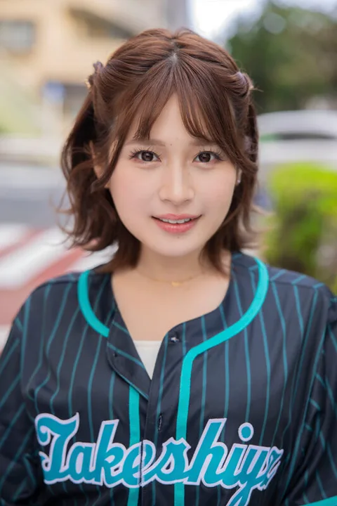 This is 8K! Face-specific angle VR - First sex with a childhood friend who reunited with her after 10 years in ''Gachi-Koi Distance'' - Maina Yuri gallery