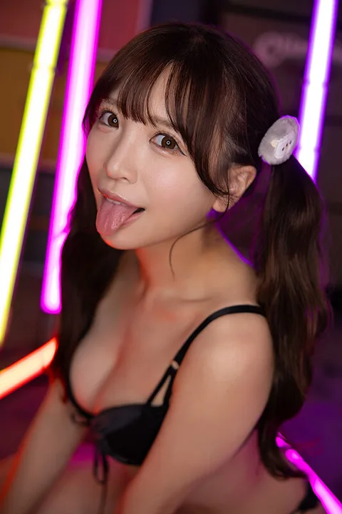 8K! Slow Sex VR - Look Only at Me - Aya Onamai gallery