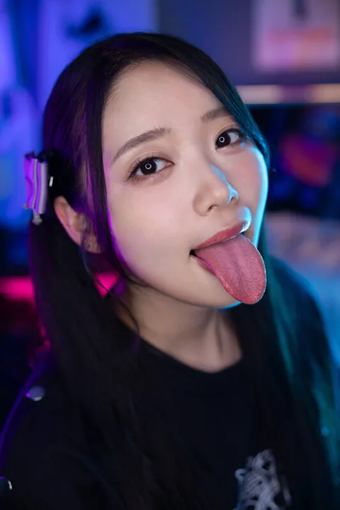 This is 8K! Face Specialized Angle VR - Fellatio Gokkun Specialized! Give me sperm in my mouth! Pleading! ～ Emma Futaba gallery