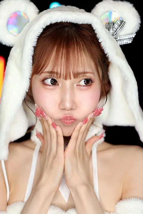 This is 8K! Face Specialized Angle VR - Amiri Manages Continuous Ejaculation with Shikoshiko Ejaculation - Amiri Saito gallery