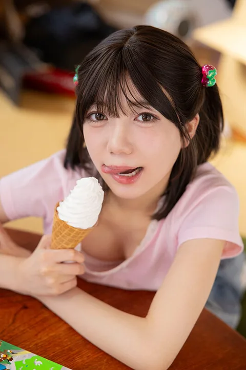 Young Girl with a Paipan - I Will Make Cute Mouth Yuna-chan Drink Lots of Sperm - Yuna Hinata gallery