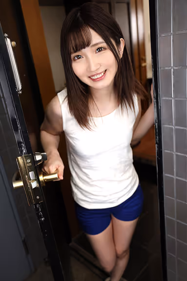 【VR】同じサークルだった運動神経バツグンの先輩に誘われて家へ行くと綺麗な生足で僕の体をまさぐってきた 若月まりあ gallery