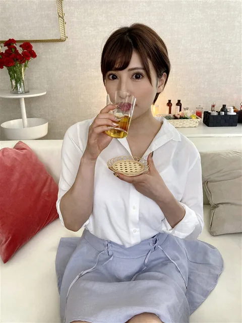 (Immoral Massage) 'The First Time's Free' Voluptuous Babe Lured Into Getting A Naughty Massage - She's Slipped A Powerful Aphrodisiac And Now Her Whole Body's Desperate To Cum! (Squirting! Intense Climaxes! Trembling Orgasms!) Her Sensitive Body's Gushing Pussy Juices While Loads Are Blown Between Her Tits, On Her Face, And Inside Her Pussy - Aphrodisiac-Addled Creampie SEX Hazuki Wakamiya gallery