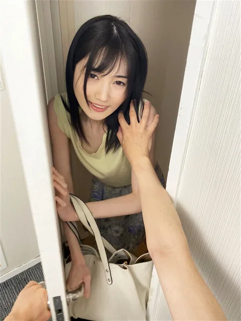 A beautiful big-breasted boss who has been away from her boyfriend for a long time and is frustrated and horny is repeatedly drugged with erectile drugs and reverse r**ed! She is a pervert BOSS who treats his dick like a dildo and makes him cum more than 100 times [Handjob, Footjob, Oral, 2 pincers, Nakadashi...Momo Honda gallery