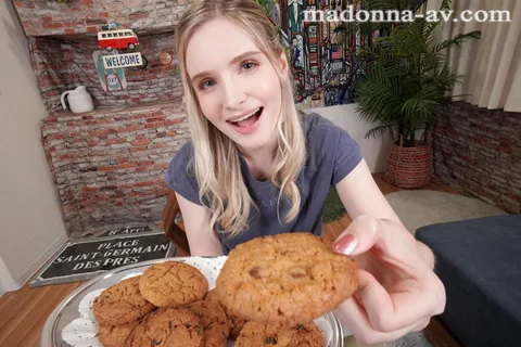 Greeting With A Kiss And Petite Nipples With No Bra On, Blonde Married Woman For A Dream Roommate Scenario. Homestay VR. Lily Hart gallery