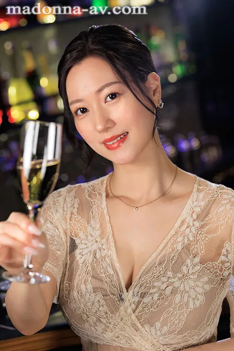 Super High Definition 8K First VR Hikari Cape "It seems the last train has run out....... After the wedding party, the bride's friend, Hikari, and I had a one-night love sex! gallery