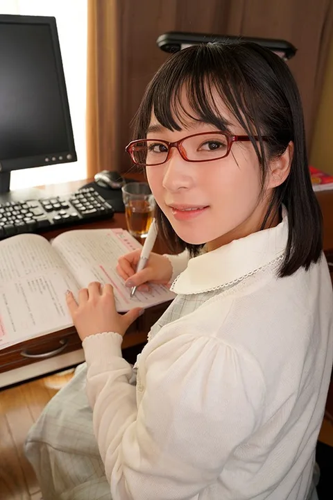 VR - I Get Propositioned By A Beautiful Studious Slut - Nagi gallery