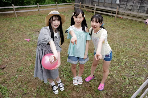 I'm A Pervy Old Man VR, Teasing Girls In Country Town gallery