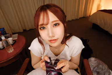 VR] I shared a room with a junior beautiful female office worker on a business trip... When I was taking care of her who got drunk at a dinner, she looked at me with moist eyes saying "I've always loved you"... Her bare clothes... Her bosom peeking out... Closely touching me... The bare skin and I... Amiri gallery