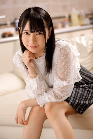 VR] This beautiful sister who wants to stay at my house for job hunting is a sex addict. I, a virgin, became Moeka's plaything and kept getting fucked. Moka Marui gallery