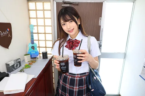 J-chan, a Junior at My Part-Time Job, Comes to My House to Deliver a Lost and Found! I was so attracted to her, despite her innocent looking appearance... Kabin Kitaoka gallery