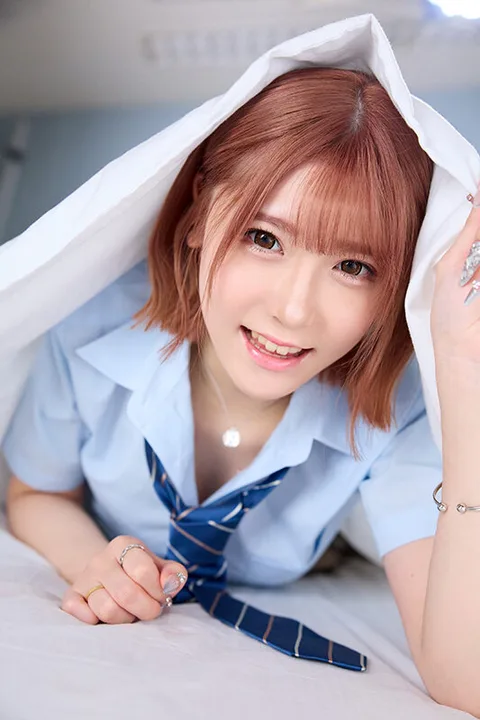 I got sick in the middle of class. Akari, the gal sitting next to me, took me to the nurse's office to rest, and she forced me to pull up sperm from my testicles with her mouth pussy and raw pussy pulling technique, and decided to give me an AHE-FACE Nakadashi and AHE-FACE face shot. Akari Minase gallery