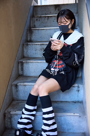 VR] [8K VR] 1-Year-Old Girl Prostitution and Illegal●Materials are Social Problems! Toyoko Runaway Girl Enko Aya Tsukino gallery