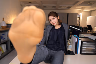 [VR] [8K] I've Been Assigned to the "Sexual Release Dildo Division" at a Company Where All the Female Bosses Are Insatiable Sex Machines: Yui Ka Onosaka, Sakura Kurumi, Rin Ohka gallery