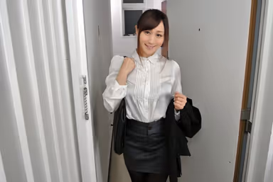 [VR] HD Insurance Salesperson Yu Kawakami Has Come To Help You Loose Your Virginity And You Go All Out Filling Her With Your Cum! gallery