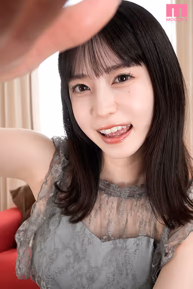 VR] Which Do You Prefer, Pretty Older Sister or Beautiful and Sexually Active Older Sister? The world of Fuyumoe Shiraiwa, a former idol with an abundance of sexuality, is a world full of toys. gallery