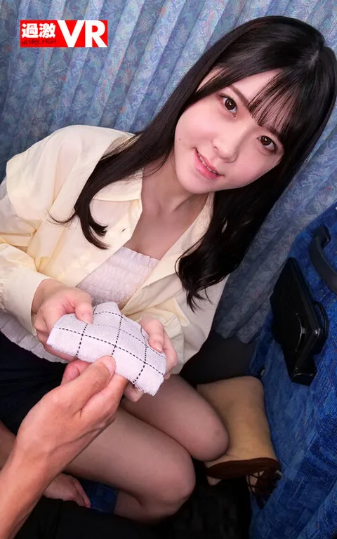 Brain Dive into a College Girl Next to You on a Night Bus - Get Excited by Being Secretly Made to Feel and Eavesdrop on Her Heart's Voice While She's Making You Crack Up Akari Minase gallery