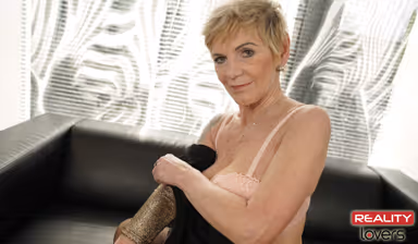 Slutty GILF 2 gallery