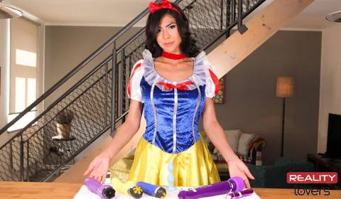 Snow Wild And The Seven Dildos gallery