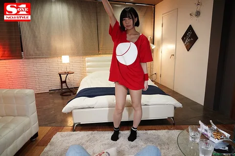 VR - An Underground Idol Misses The Last Train On Her Way Home From A Live Performance, Leading To A Night Of Adrenaline-Fueled Excitement - Hotaru Nogi gallery