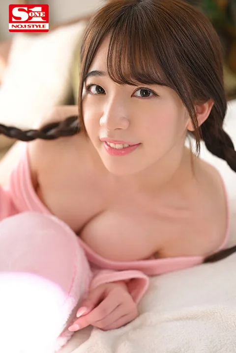 Close contact with Mireito Shinonome... When she takes off her clothes, she completely monopolizes her amazing white G-cup tits! The ultimate live-in VR that you can feel at the best distance! gallery