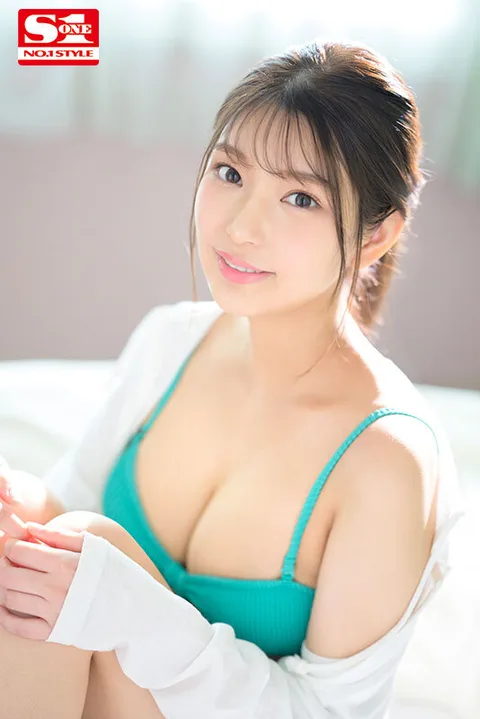 VR NO.1 STYLE <Hana Kuraki> Unleashed! What kind of girl is 22-year-old Hana Kuraki, who is a cross between an adult and a girl? gallery