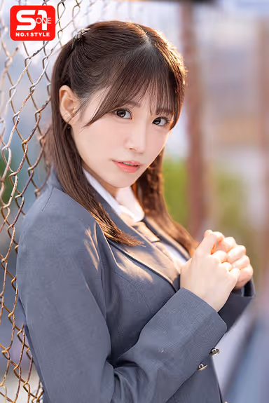 VR] Too Late Aoharu "I Love You. Just before graduation, Nana Miho, the idol of the school, tells her that she wants to make memories with her...Secret on-campus situations and sex in school uniform that can only happen during the school year! gallery