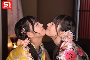 【VR】出張先の方言コンカフェで東北美人と意気投合 田舎の冬はセックスしかヤルことなくて きめ細かい美肌でぬくぬく超密着サンドイッチ逆3P 明日葉みつは 村上悠華 gallery