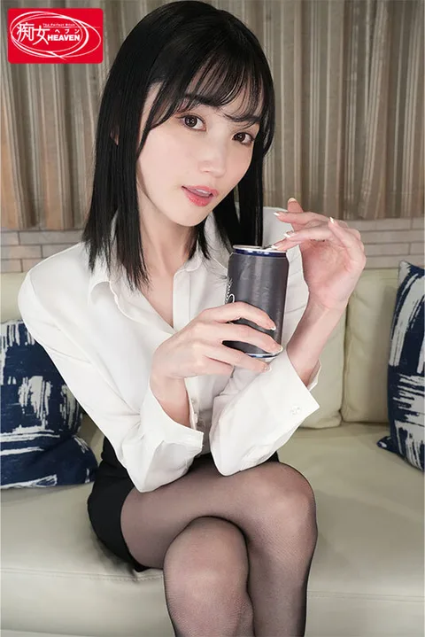 Lascivious Heaven and Miyasako member's dream collaboration! I was molested in a shared room with a drunken female boss. VR: The original, special angle cowgirl position on the ceiling! Momo Honda gallery