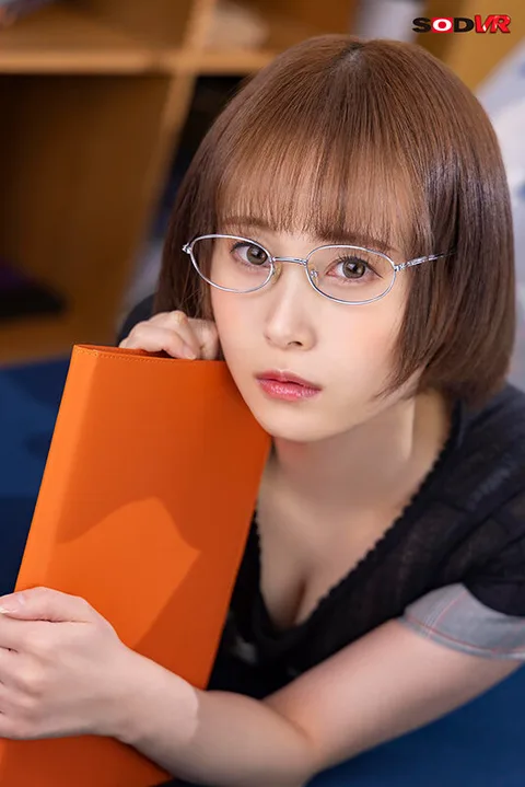 A Classmate Who Aims to Become a Voice Actor Received an Erotic Anime Job... We Practiced Sex Dubbing Scenes Using My Penis... Shinharu Asai gallery