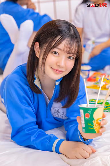VR] Playing King's Game with That Girl You Have a One-Sided Love for on a School Trip When the guards came and we jumped into the futon together... Riko Hashimoto gallery