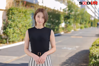 VR] When I Drunkenly Kissed the Wife of a Senior Who Lives in the Same Company Housing, She Was So Sensitive That She Giggled and Convulsed! While the senior is working hard at his job, he has a Nakadashi affair with his frustrated wife, Sakura Takashima! gallery