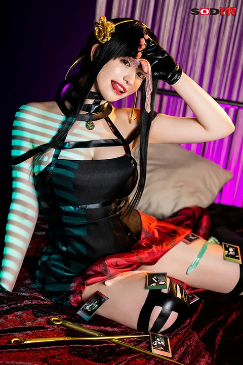 Off-Breakup Layer EMMA, Half-Australian-Born Anime Lover with Big Tits, G-Cup 92cm, Emma Chizuru gallery