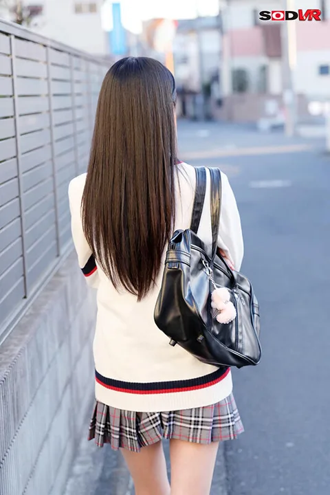 VR】【Tracking Perspective】Hinako-chan, a Sassy and Hot Female Student, Forces Her Way Into School VR gallery