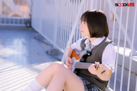 A student of the light music club where I am an advisor confesses to me, "I've always had a crush on you, Sensei..." Miko Kojima gets kissed and fucked in an empty clubroom in the middle of summer by Miko, who has become a beggarly kisser. gallery