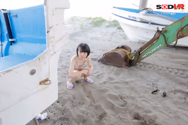 VR] [High-definition Tracking Perspective] Abducting a happy middle-aged girl with her family at a beach and forcing her to go to the beach. gallery