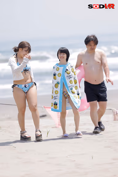 VR] [High-definition Tracking Perspective] Abducting a happy middle-aged girl with her family at a beach and forcing her to go to the beach. gallery