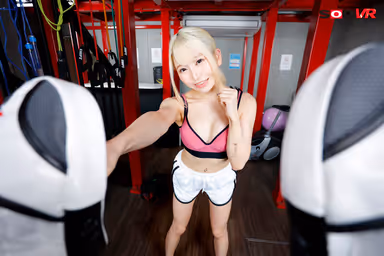 VR] Late at night, an older woman who is a muscle-training lascivious woman sneaks into the shower room of a gym and has lovey-dovey Nakadashi sex with her while washing and licking each other's body in close contact. gallery