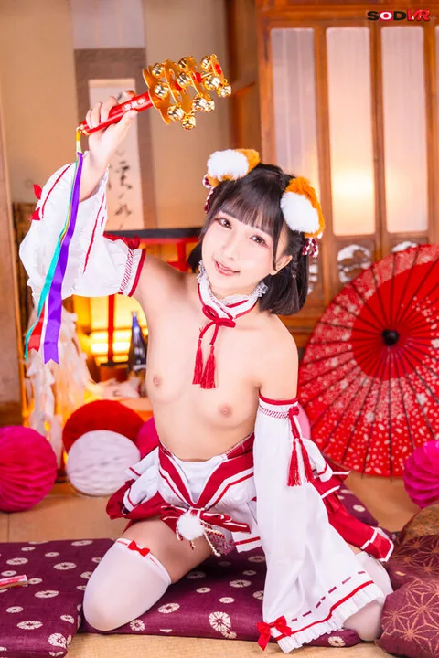 "Ningen males will worship me if I do this, won't they?" The ignorant and curious Lolita Goddess who came to this world for the first time in 2,000 years! In order to increase her faith, she sucks and sucks my dick and has sex with me inside her! gallery