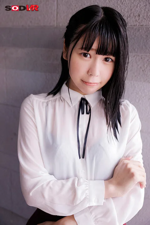 "Please lend me your clothes so I don't catch a cold..." A girl who is not very good at sex and has a sensitive body is trying to seduce me. Ryo Tsukimi gallery