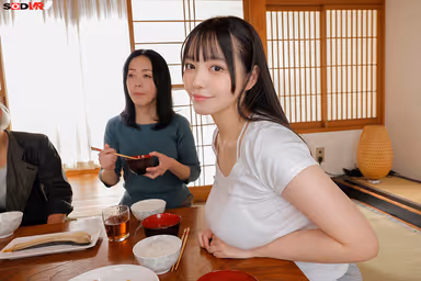 VR] [8K] Unable to bear the temptation of reverse nighttime sex by her sister-in-law with big tits who loves her too much, a story of one summer in which they kept having sweaty Nakadashi intercourse until the sun rises. Momona Koibuchi gallery