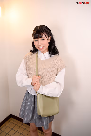 VR] When I had sex with my first girlfriend, who was a complete novice... she was a squirter and got all over the place! I'm sorry I made a mess..." She can't stop blushing and splashing around in the cowgirl position even while apologizing! Ryo Tsukimi gallery