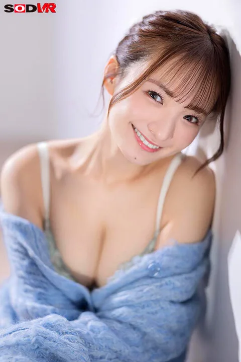 Cohabitation with a Celebrity's Girlfriend - Only I Know Her Family-Like Appearance and Her Sweet, Lascivious Face - Nagisa Koisei gallery