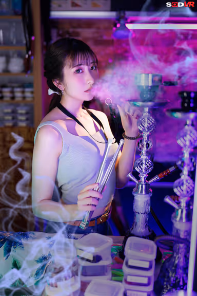 VR] [8K] Jun is a slightly naughty sister who works at a shisha shop. She has a whimsical personality and is ready to pull out of the water depending on her mood. Jun Suehiro gallery