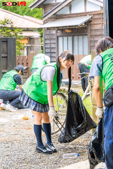 VR] [8K] [High Quality Tracking Perspective] Capturing and whoring a girl with a beautiful heart who participates in local trash pickup on her day off. gallery