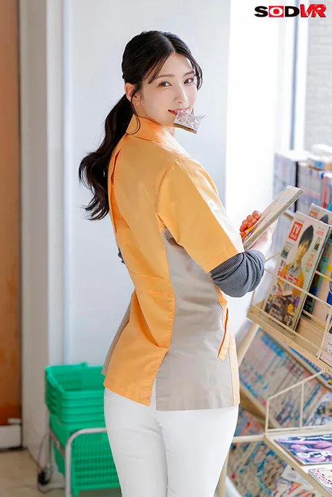 VR】【8K】Honjo Suzu, a housewife who works with me at my part-time job, lets me ejaculate at least 3 times even during short breaks. gallery