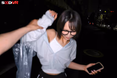 VR] [8K] [8K] [Tracking Perspective] Tracking and R**ing a Slender Unprotected Girl at a Convenience Store Late at Night. The girl broke into my house and r**ed me. gallery