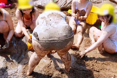 [VR] [8K] Mud Play VR gallery