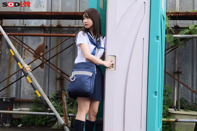 VR] [8K] J-chan who couldn't stand it and used a temporary restroom at a construction site without permission was punished with a devil's lasciviousness... Shiori Yomoto gallery